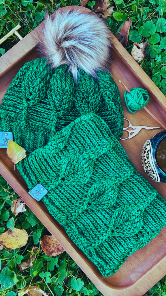 Birch-Leaf-Cowl-and-Beanie-Set  display picture 3