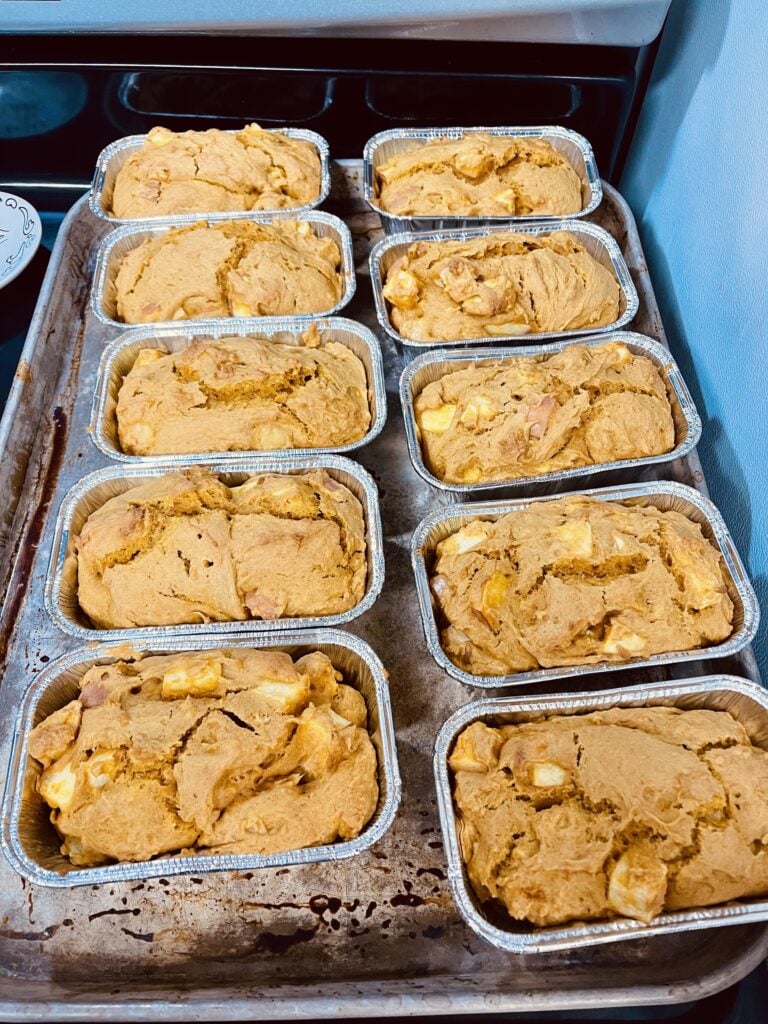 Mini loaves in foil pans