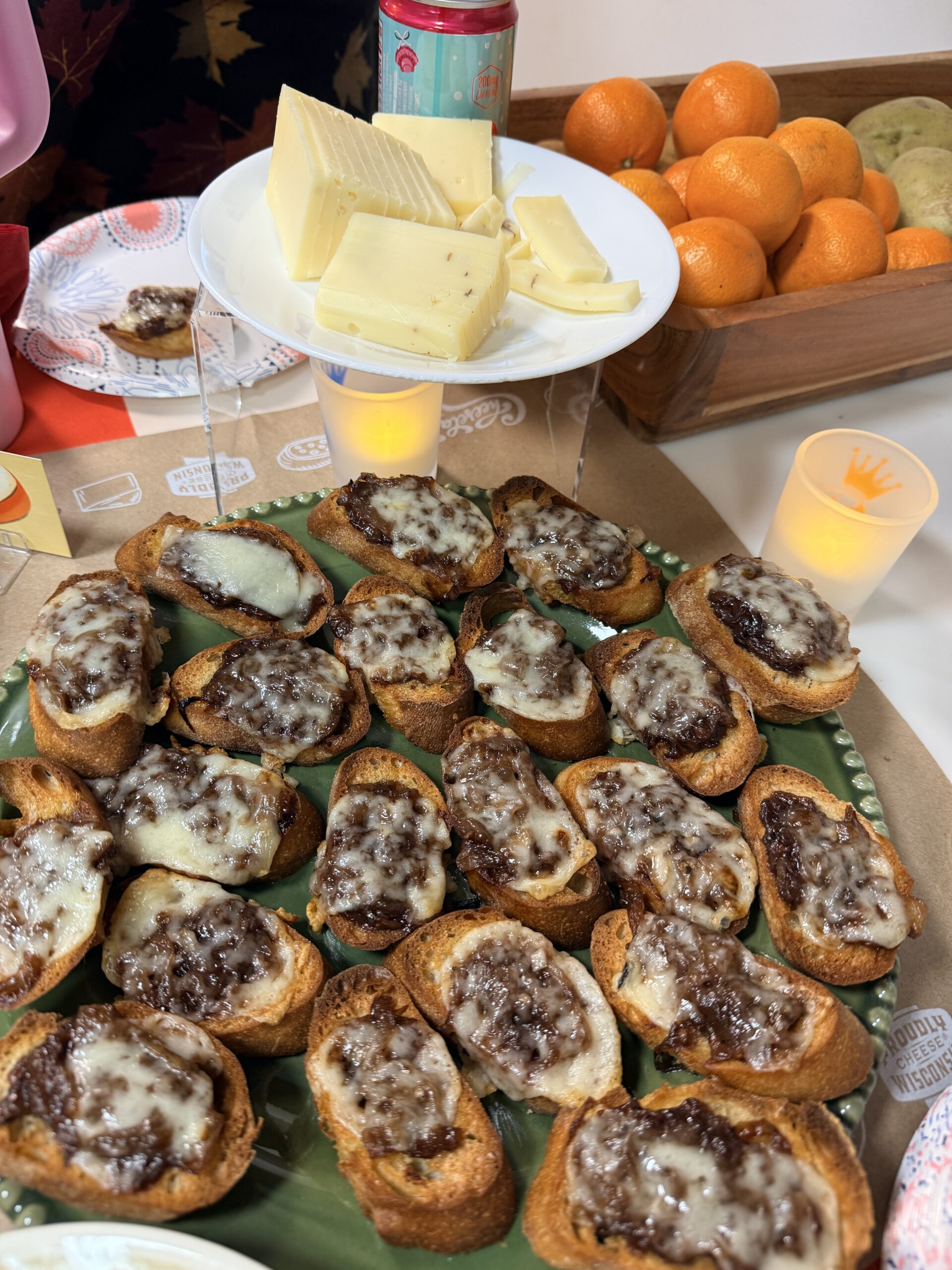 image of the finished French onion crostini on a platter.