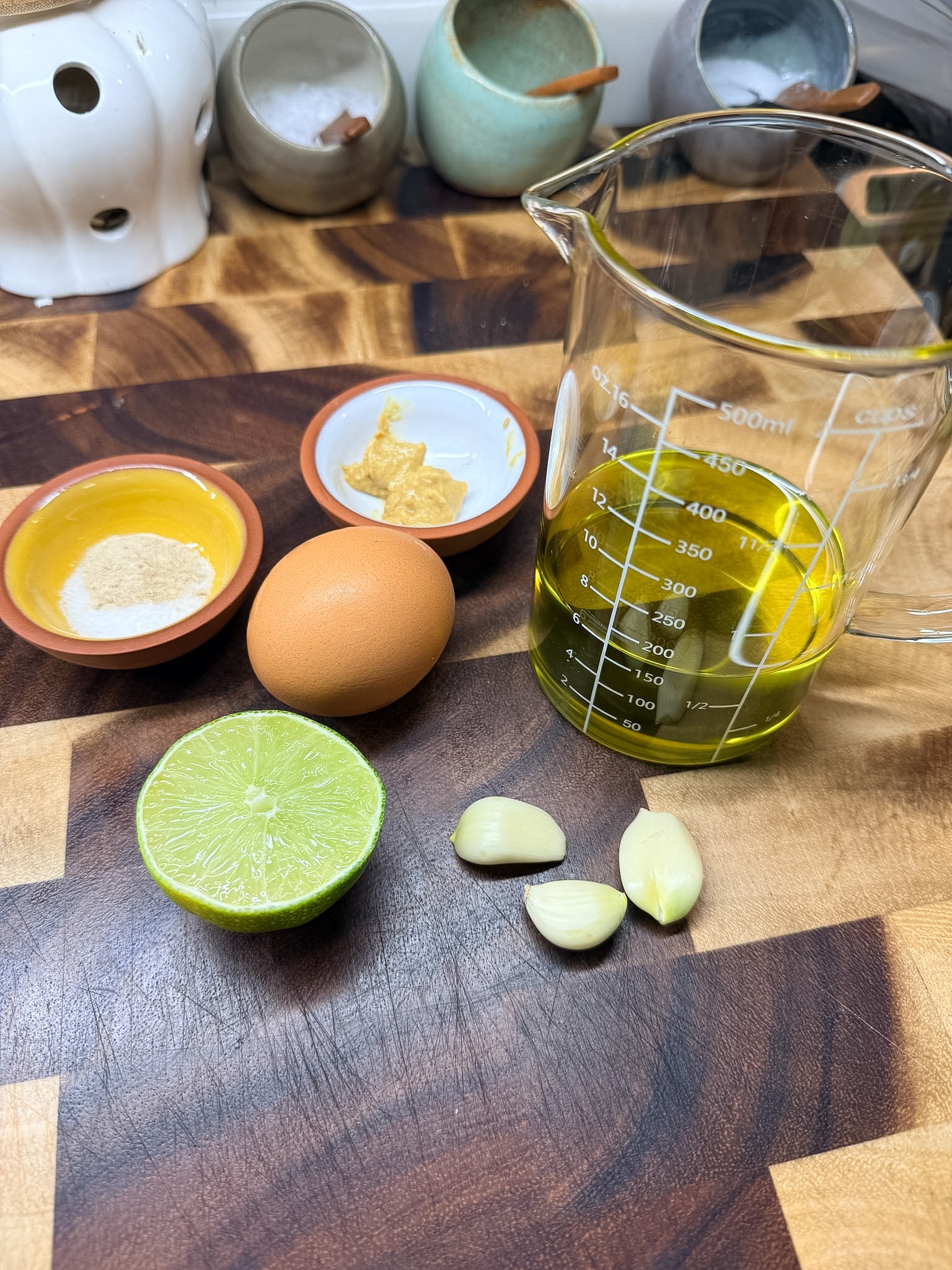 Neutral oil measured for homemade garlic aioli